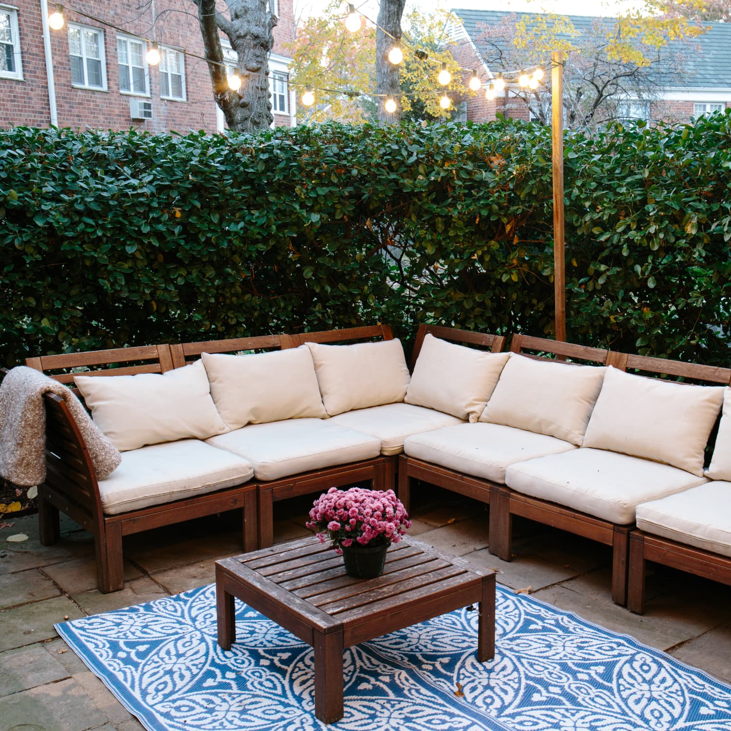 How to Clean Outdoor Cushions in 8 Easy Steps Apartment Therapy